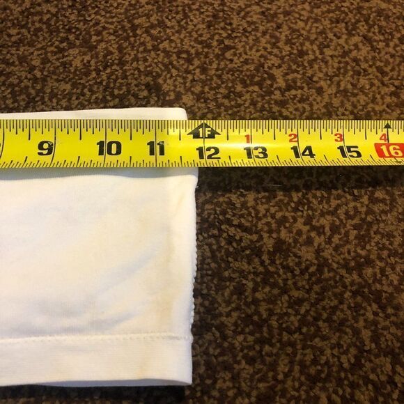 Women's Seamless Strapless Wire-Free Tube Top Bra.         AW - Picture 4 of 5